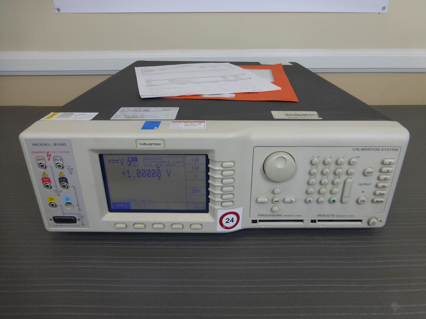 Fluke / Wavetek 9100 Multifunction Calibrator with Options 100/135/600